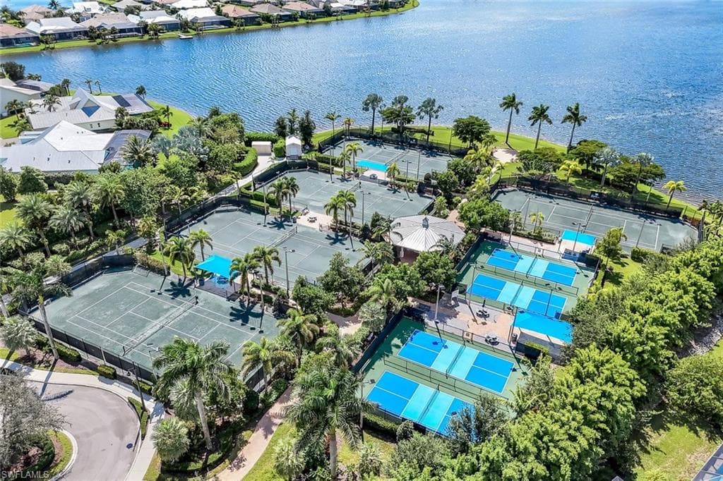 14639 Topsail Dr, Naples, FL 34114-5