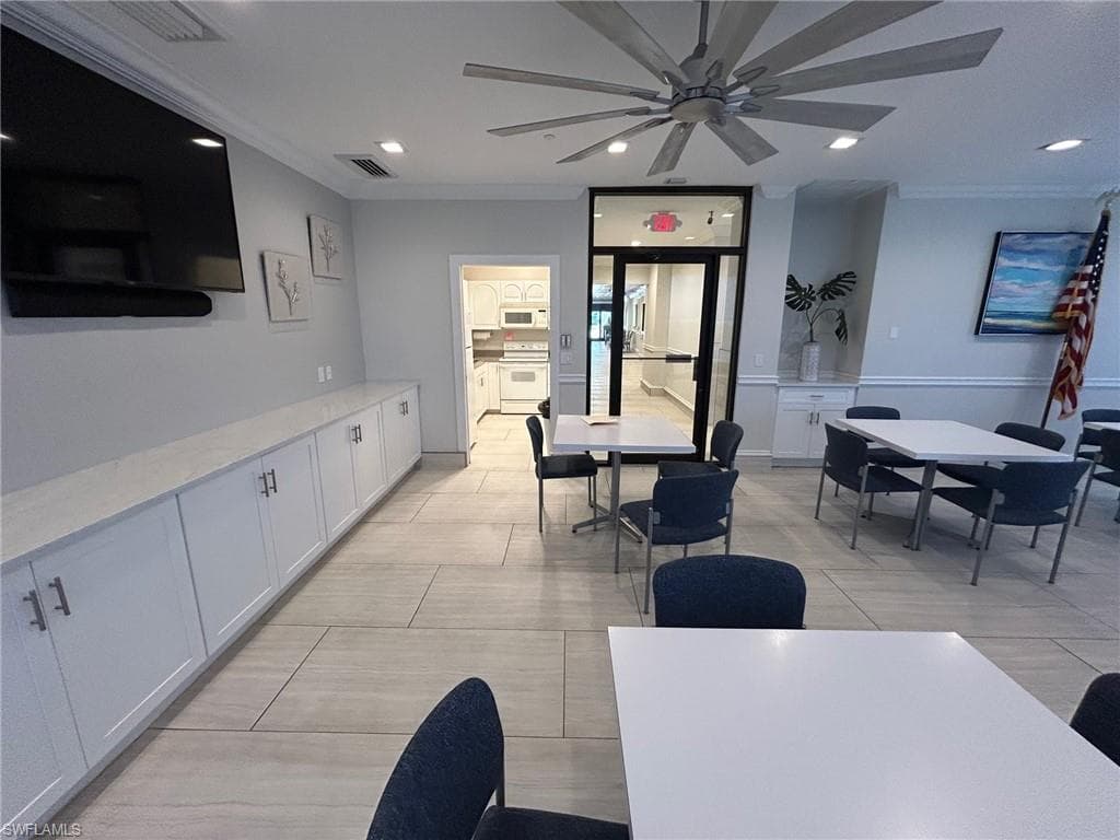 180 Seaview Ct 212, Marco Island, FL 34145-4