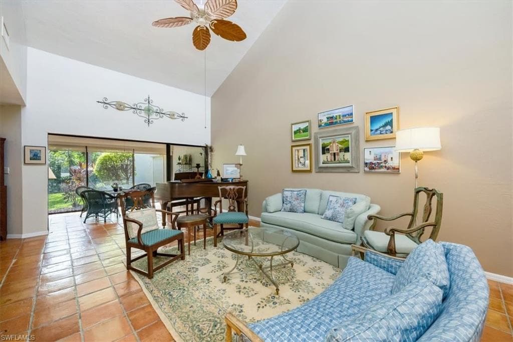 2102 Buckingham Ln U4, Naples, FL 34112-9