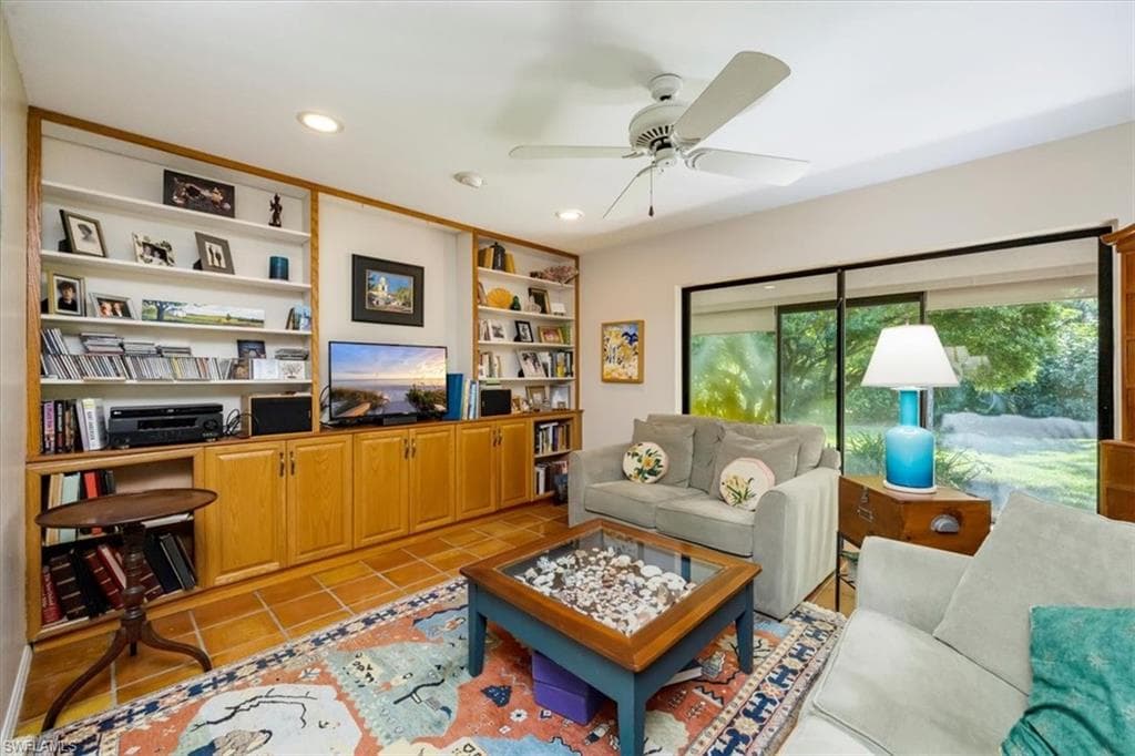 2102 Buckingham Ln U4, Naples, FL 34112-19