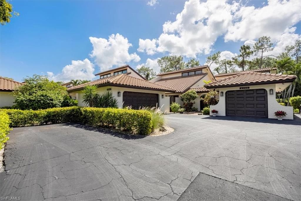 2102 Buckingham Ln U4, Naples, FL 34112-1