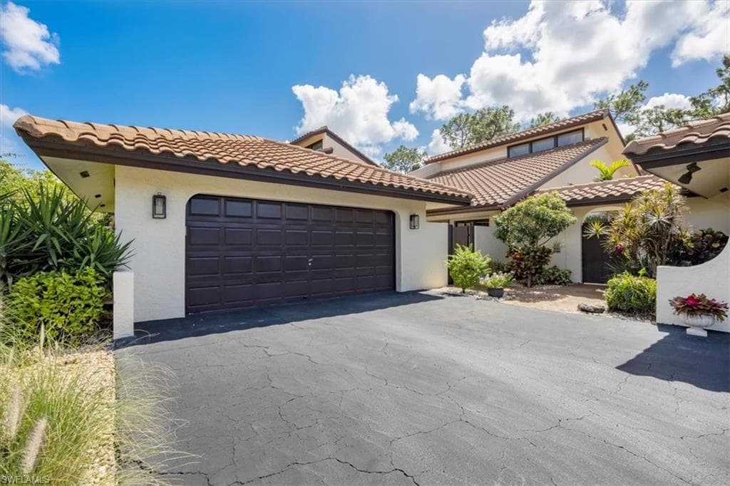 2102 Buckingham Ln U4, Naples, FL 34112-2