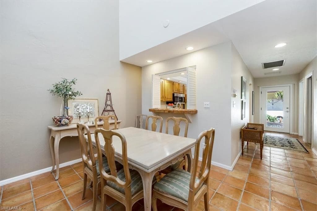 2102 Buckingham Ln U4, Naples, FL 34112-7