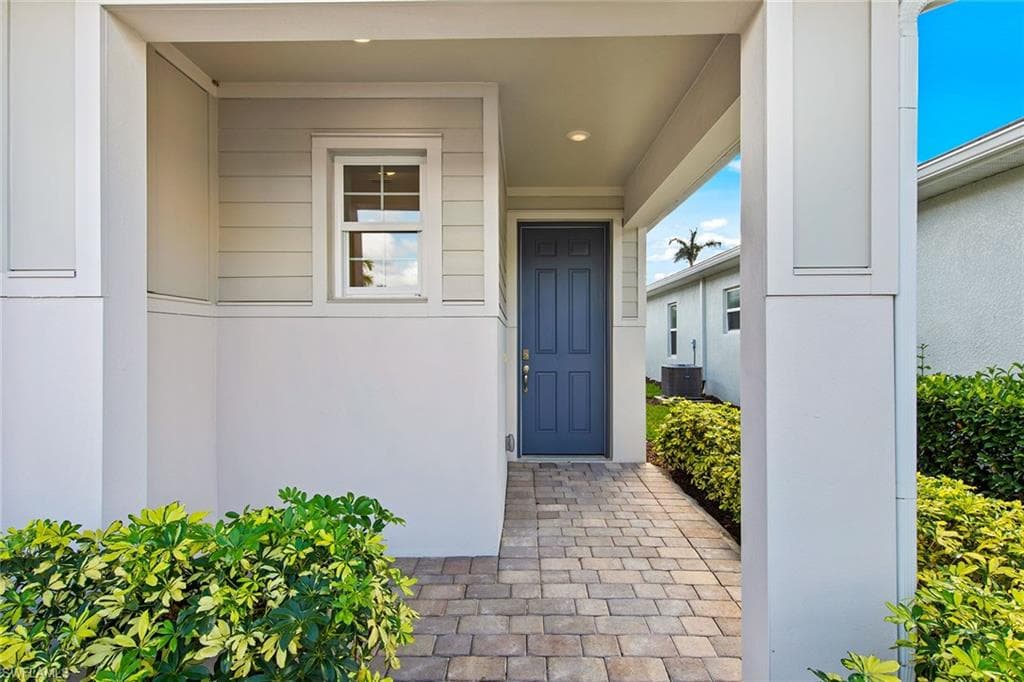 28419 Captiva Shell Loop, Bonita Springs, FL 34135-3