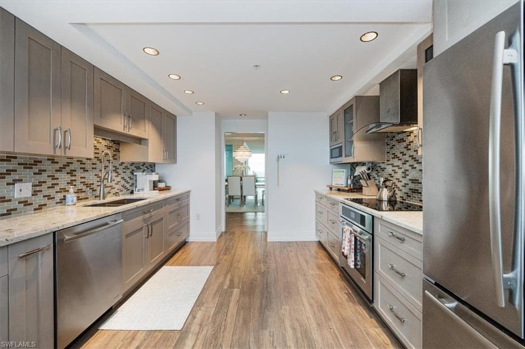 7515 Pelican Bay Blvd 14a, Naples, FL 34108-10