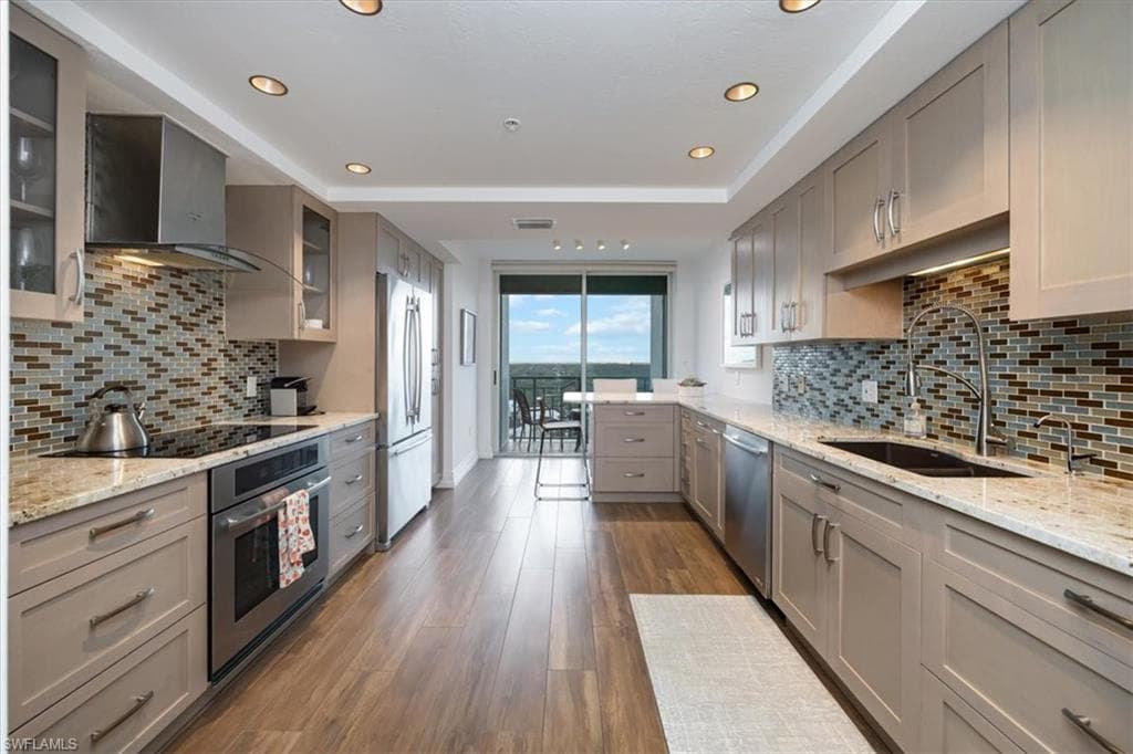 7515 Pelican Bay Blvd 14a, Naples, FL 34108-11