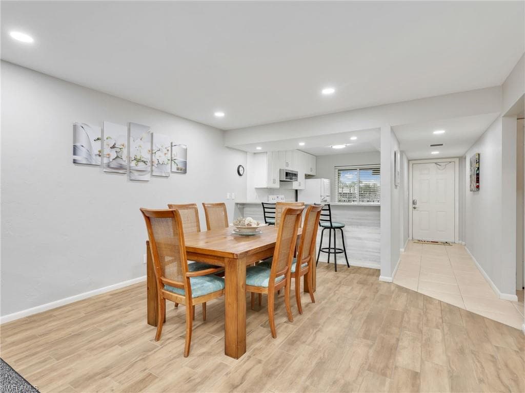 3676 Arctic Cir 112, Naples, FL 34112-8