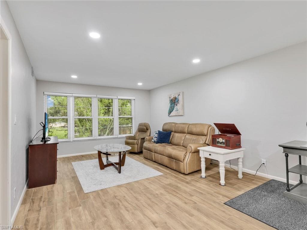 3676 Arctic Cir 112, Naples, FL 34112-11