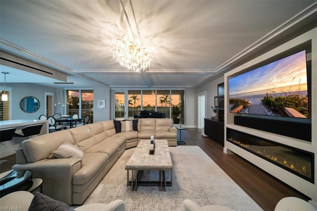 13915 Old Coast Rd 301, Naples, FL 34110-8