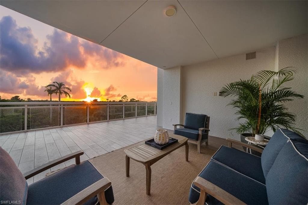 13915 Old Coast Rd 301, Naples, FL 34110-31