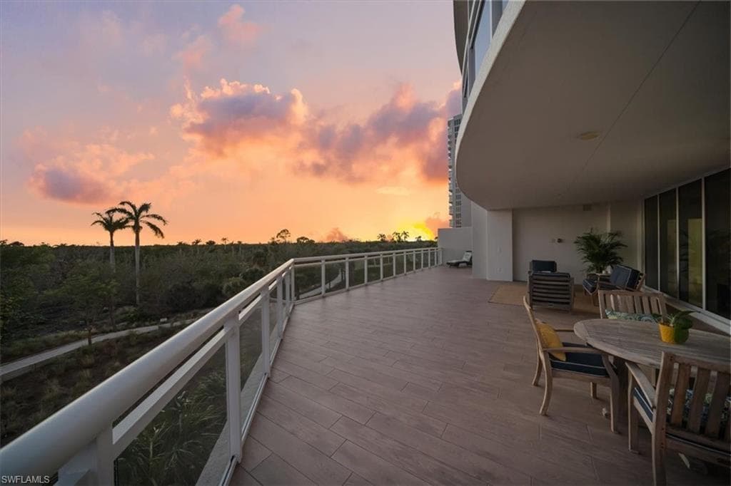 13915 Old Coast Rd 301, Naples, FL 34110-32