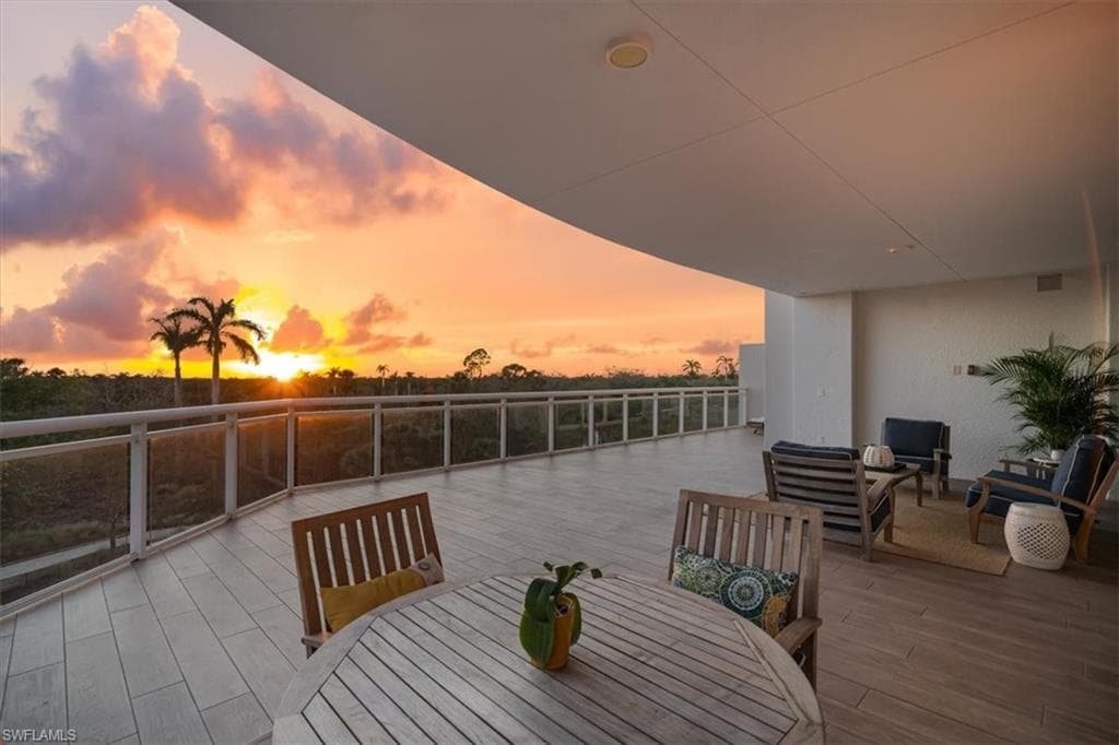 13915 Old Coast Rd 301, Naples, FL 34110-33