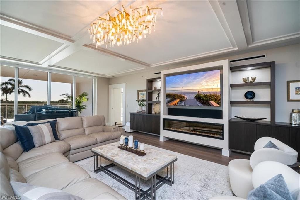 13915 Old Coast Rd 301, Naples, FL 34110-2