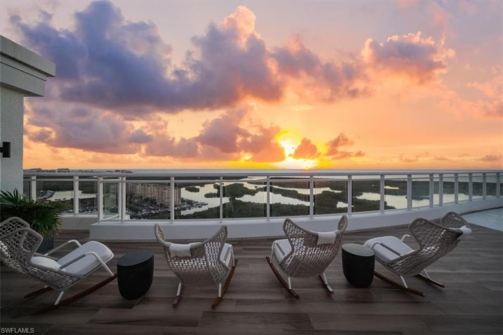 13915 Old Coast Rd 301, Naples, FL 34110-38