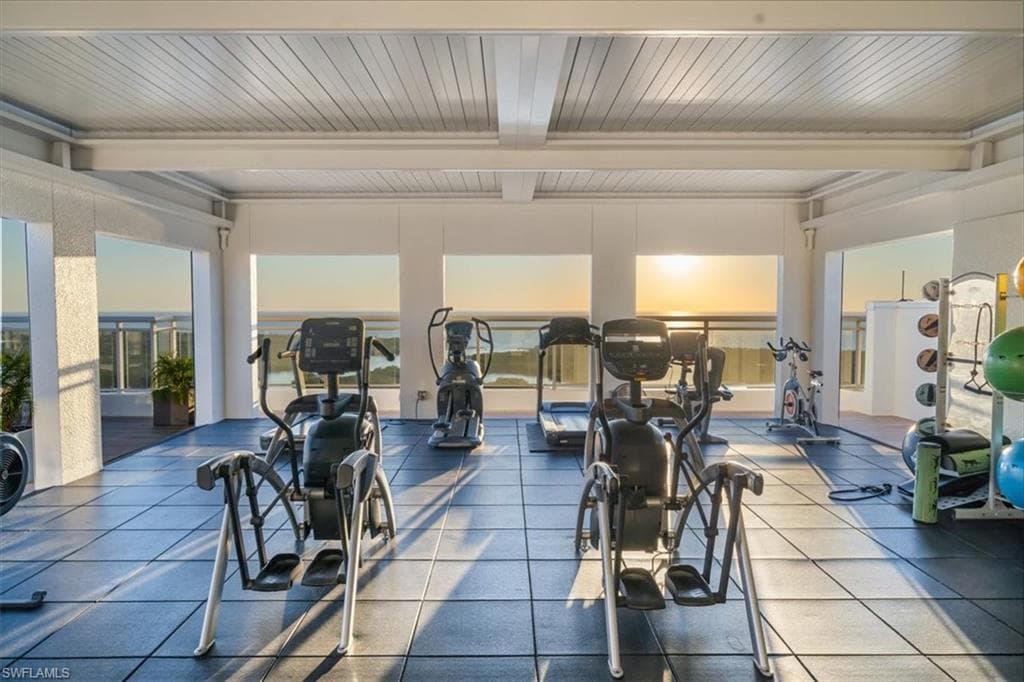 13915 Old Coast Rd 301, Naples, FL 34110-40