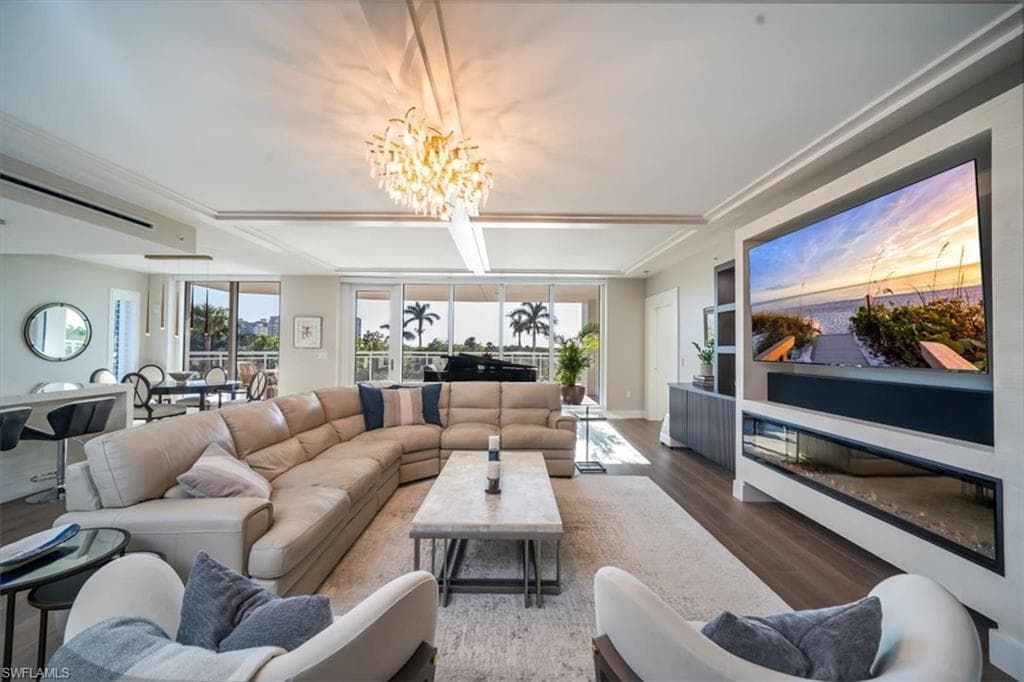 13915 Old Coast Rd 301, Naples, FL 34110-3