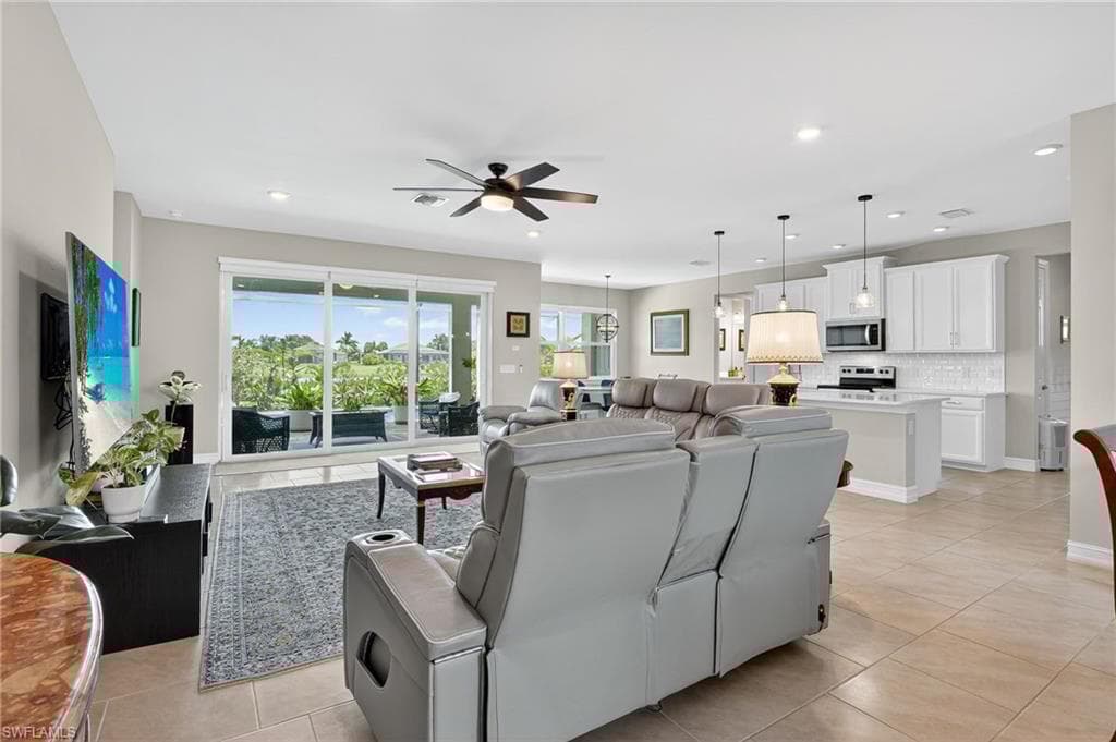 18725 Lake Hammock Dr, Naples, FL 34114-12