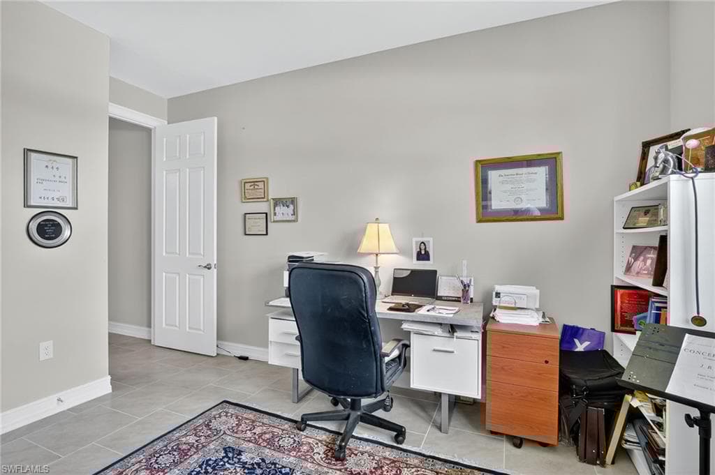 18725 Lake Hammock Dr, Naples, FL 34114-13