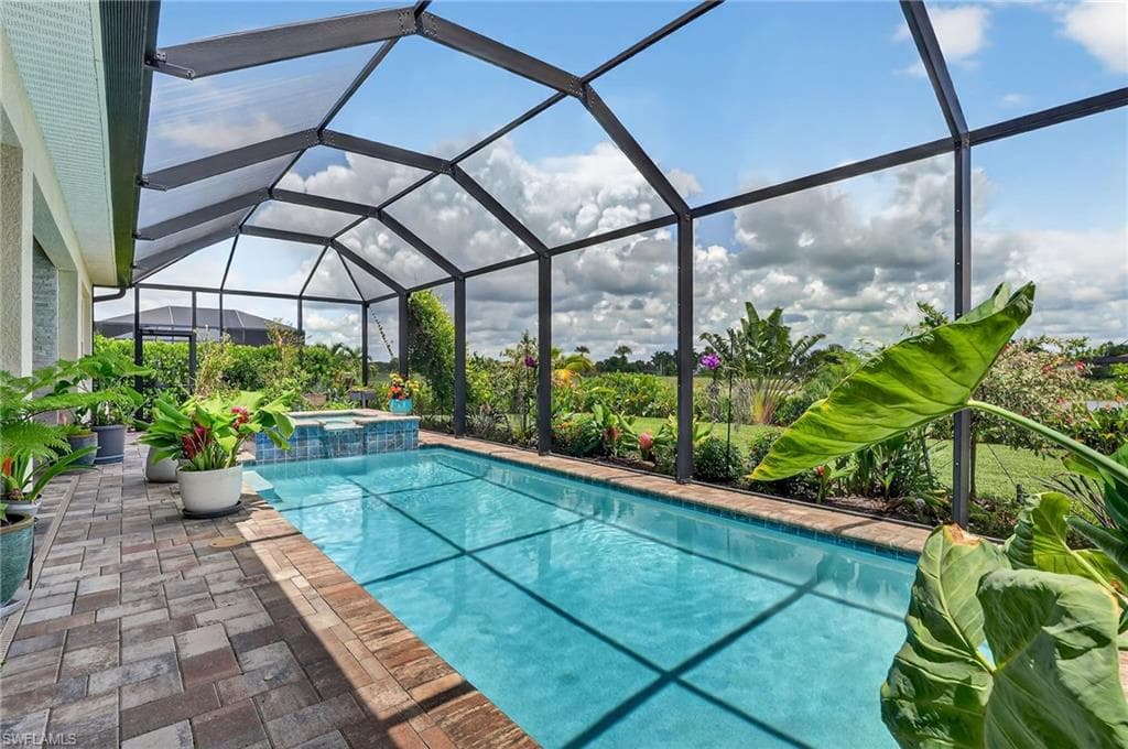 18725 Lake Hammock Dr, Naples, FL 34114-27