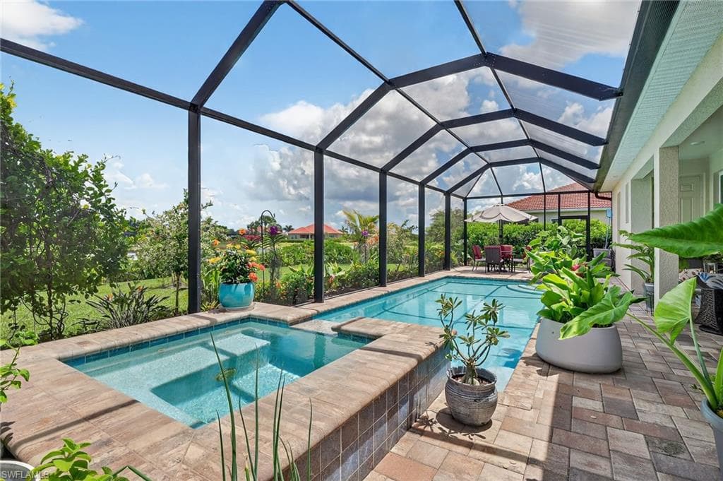 18725 Lake Hammock Dr, Naples, FL 34114-28