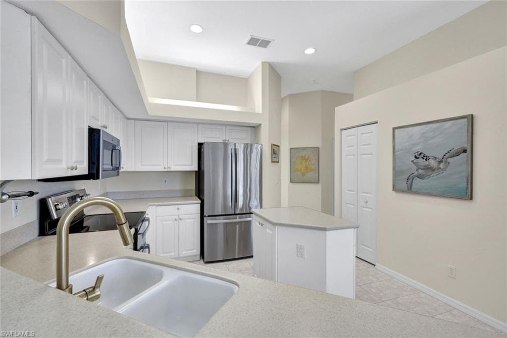 10320 Cape Roman Rd 101, Bonita Springs, FL 34135-8