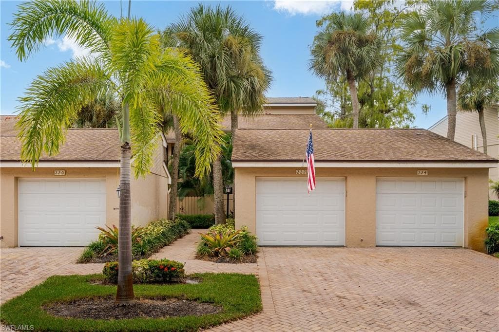 222 Foxtail Ct, Naples, FL 34104-25