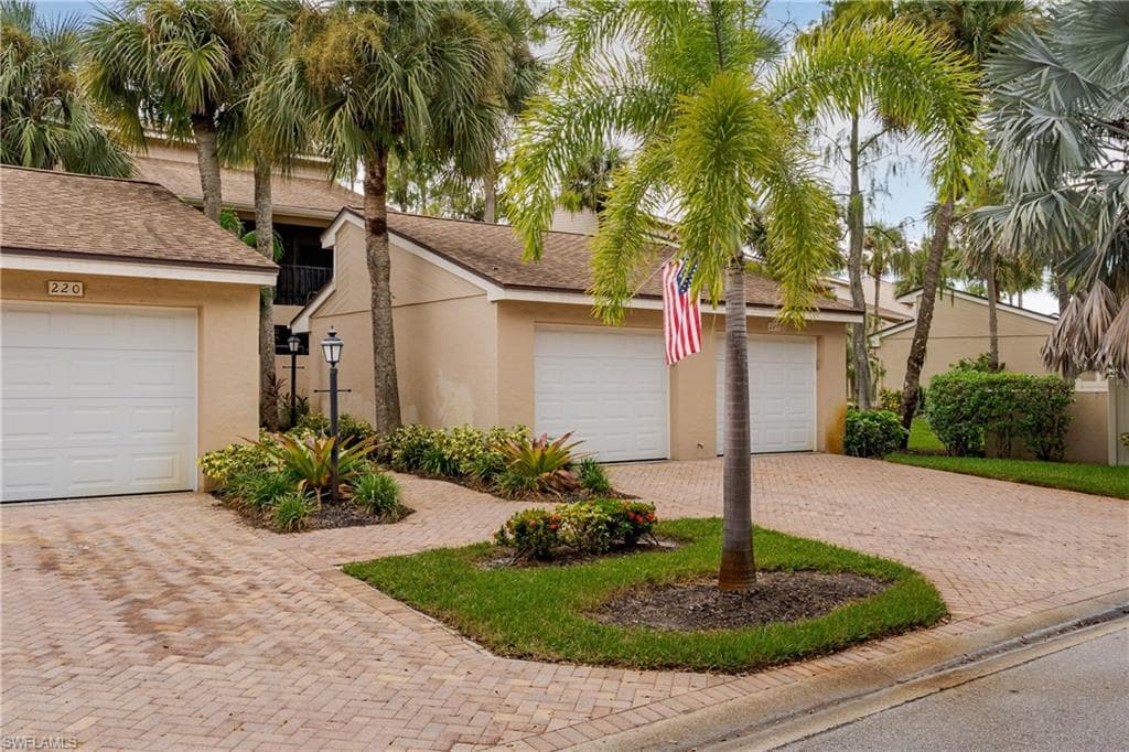 222 Foxtail Ct, Naples, FL 34104-26