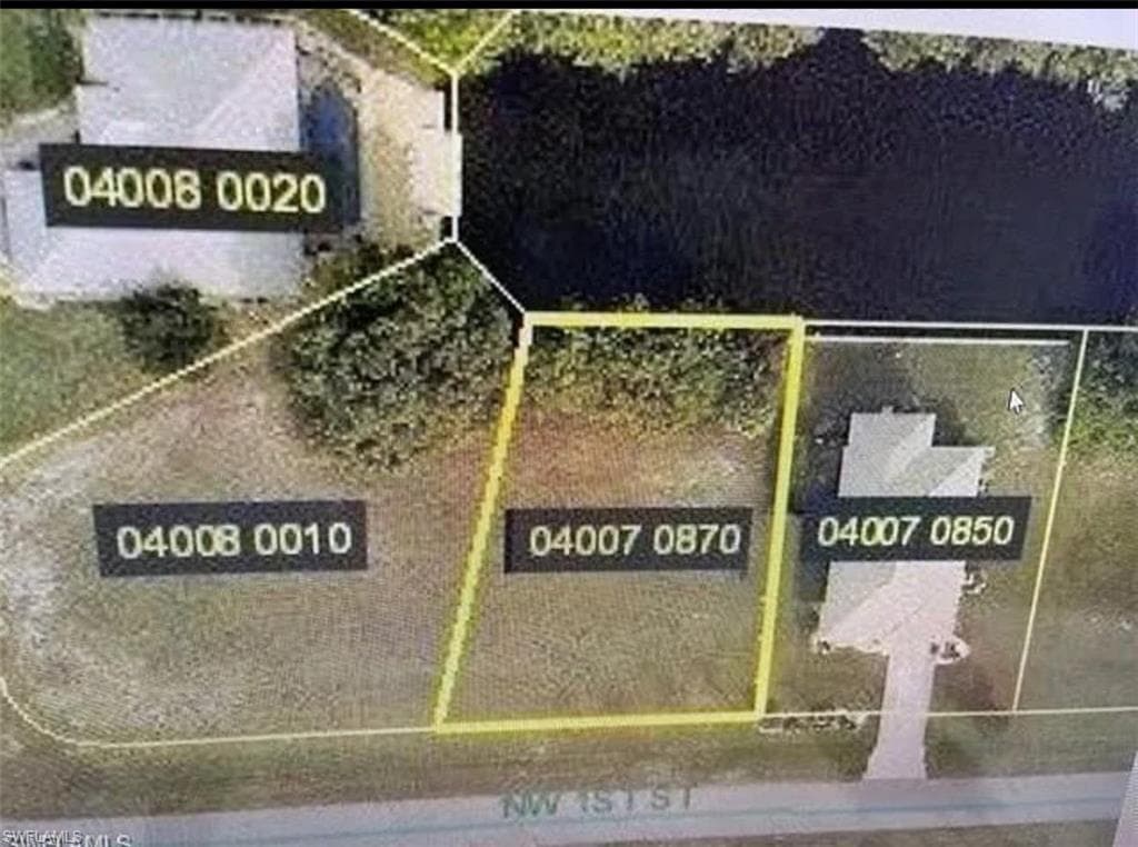 2703 1st St, Cape Coral, FL 33993-8