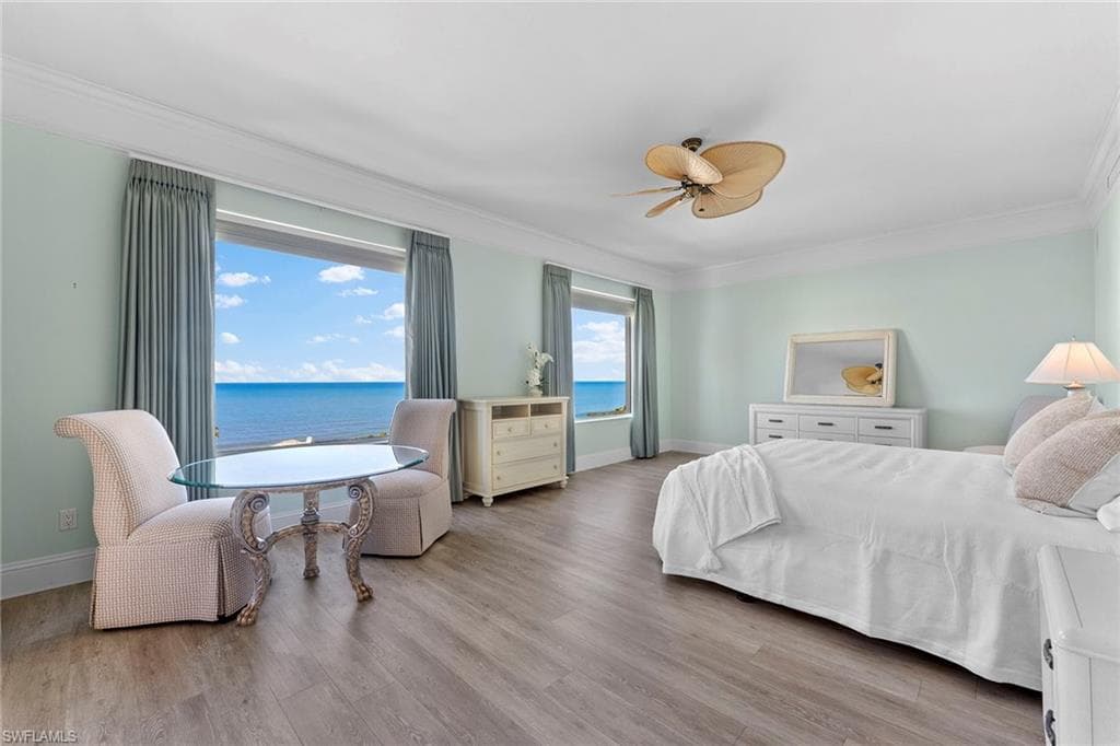 81 Seagate Dr 801, Naples, FL 34103-14