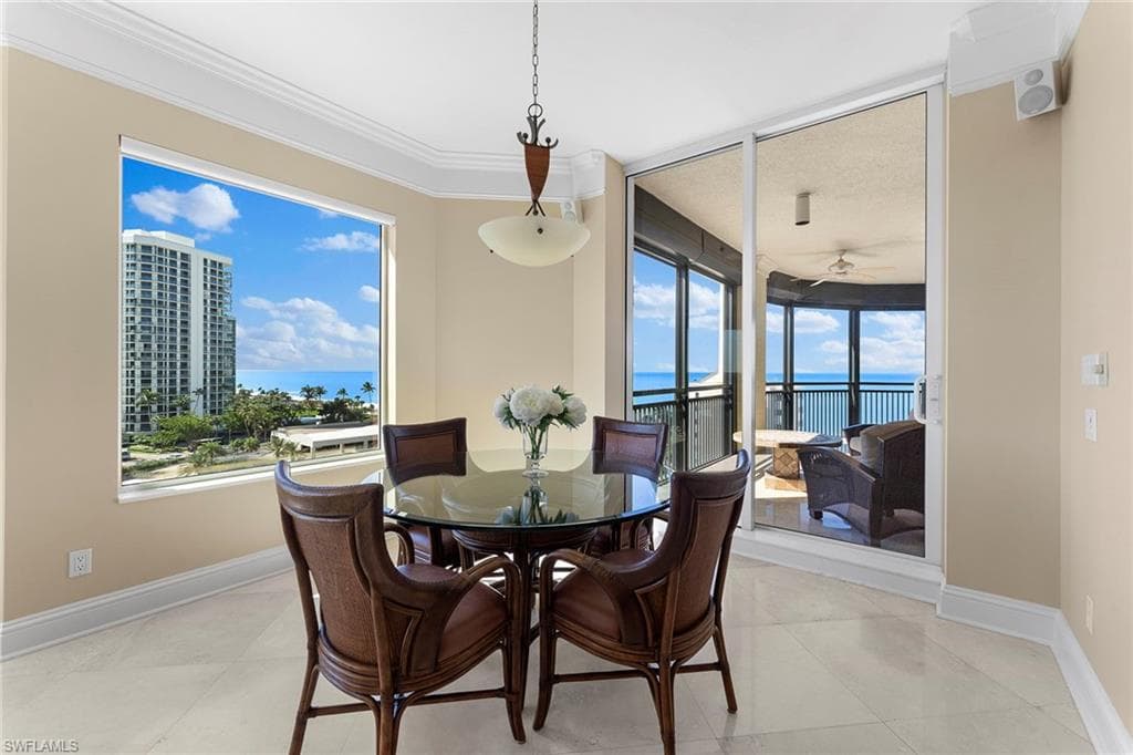 81 Seagate Dr 801, Naples, FL 34103-26