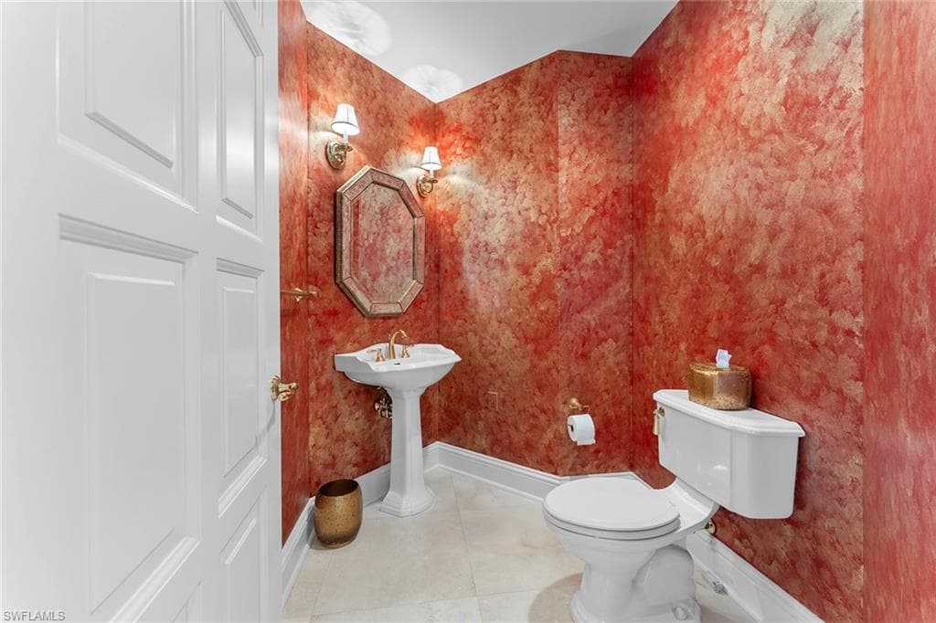 81 Seagate Dr 801, Naples, FL 34103-27