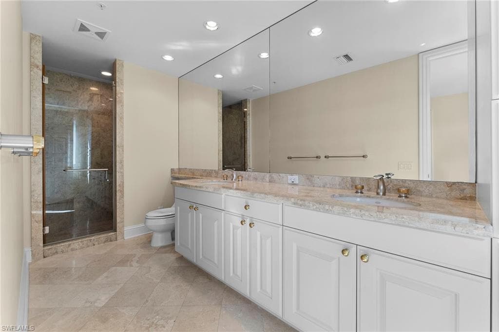 81 Seagate Dr 801, Naples, FL 34103-34