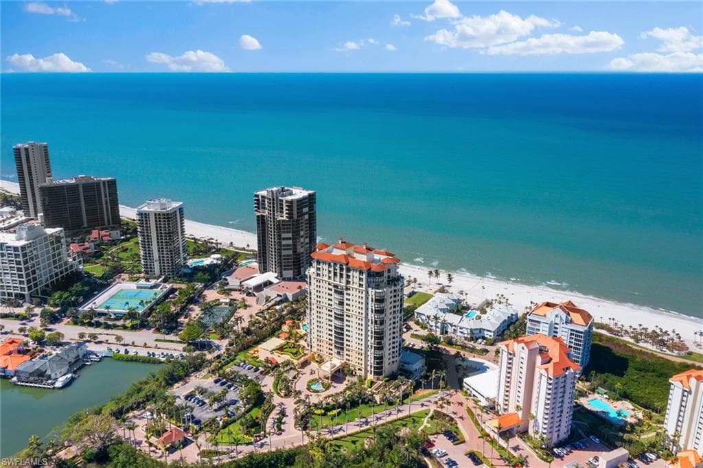 81 Seagate Dr 801, Naples, FL 34103-38