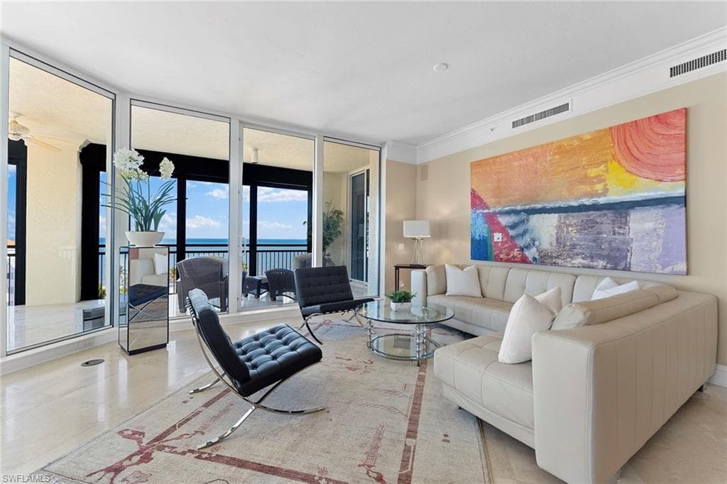 81 Seagate Dr 801, Naples, FL 34103-5