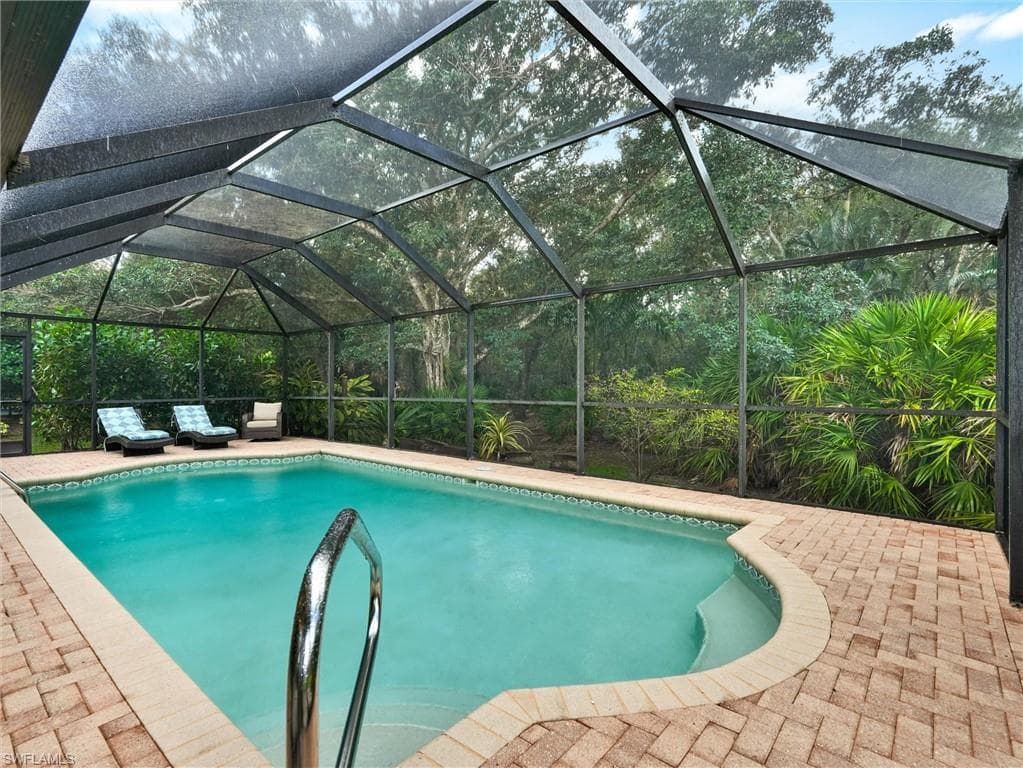 241 Saint James Way, Naples, FL 34104-4