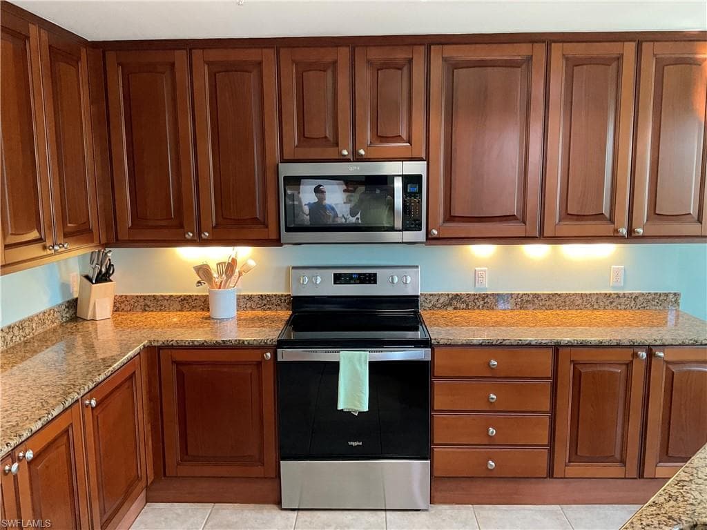 975 Sandpiper St A204, Naples, FL 34102-10