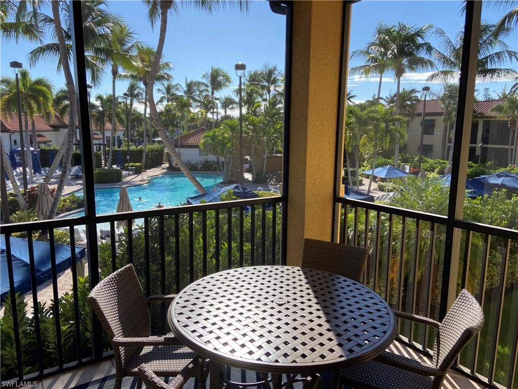 975 Sandpiper St A204, Naples, FL 34102-20