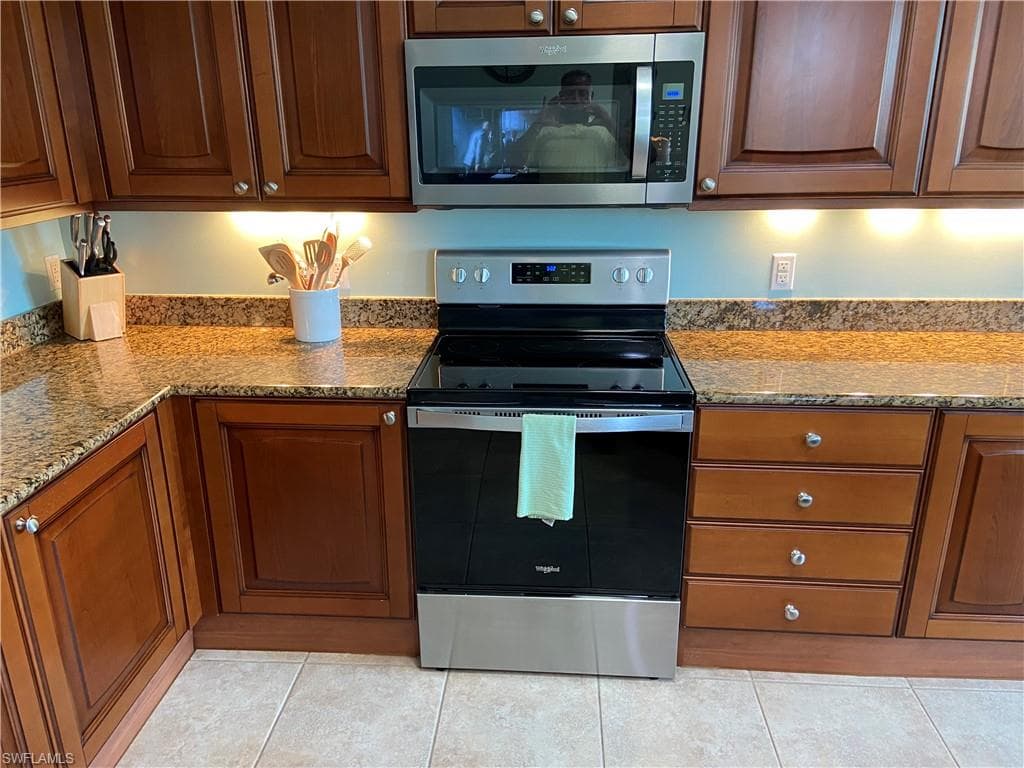 975 Sandpiper St A204, Naples, FL 34102-21
