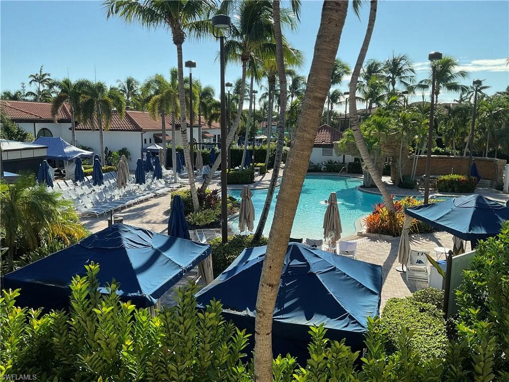 975 Sandpiper St A204, Naples, FL 34102-1