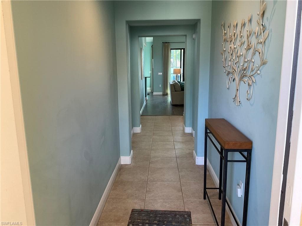 975 Sandpiper St A204, Naples, FL 34102-2
