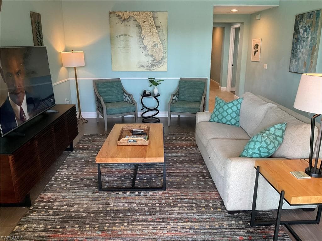 975 Sandpiper St A204, Naples, FL 34102-5