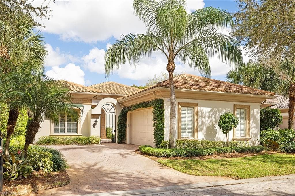 15655 Villoresi Way, Naples, FL 34110-8