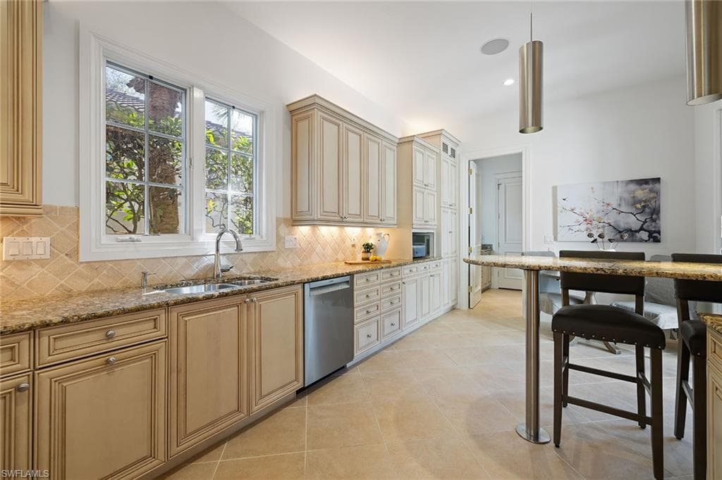 15655 Villoresi Way, Naples, FL 34110-13