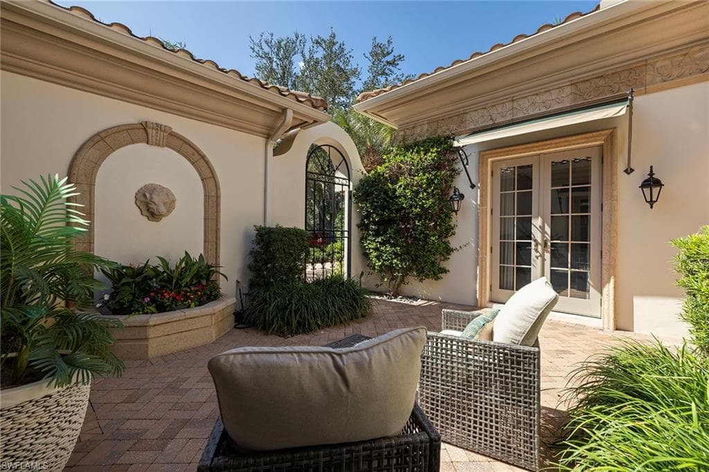 15655 Villoresi Way, Naples, FL 34110-34