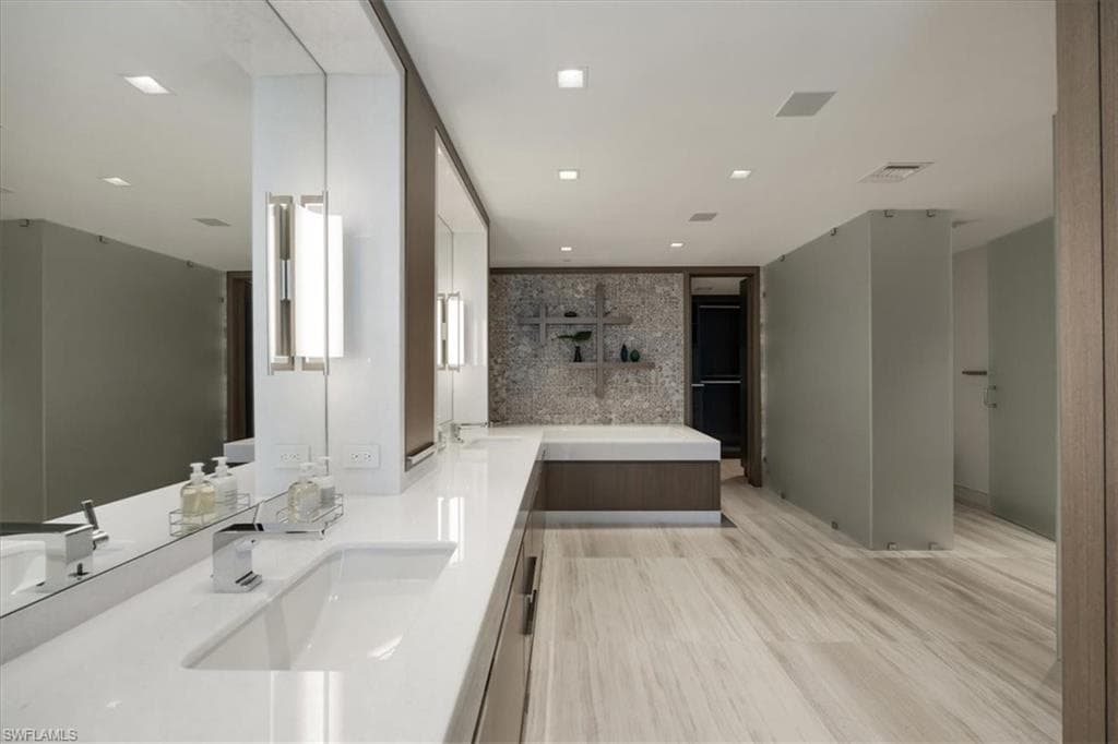 6897 Grenadier Blvd 1701, Naples, FL 34108-23