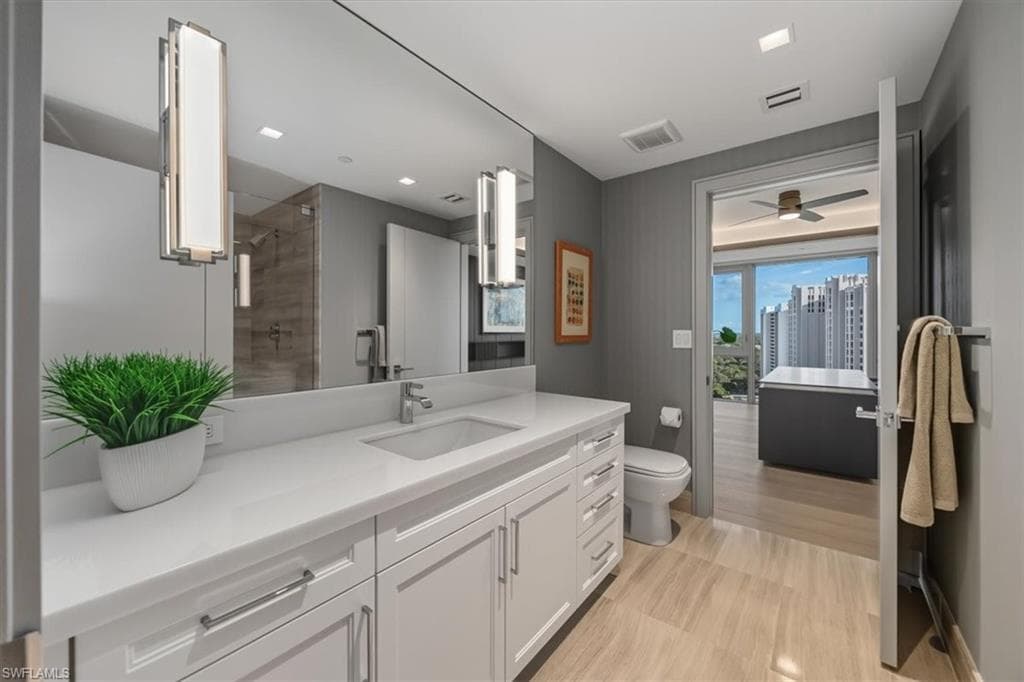 6897 Grenadier Blvd 1701, Naples, FL 34108-28
