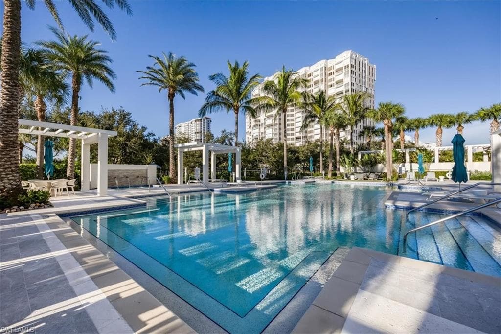 6897 Grenadier Blvd 1701, Naples, FL 34108-37