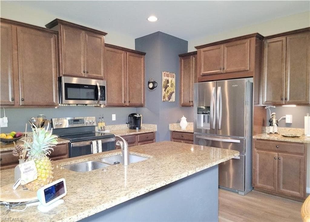 2190 Summersweet Dr, Alva, FL 33920-3