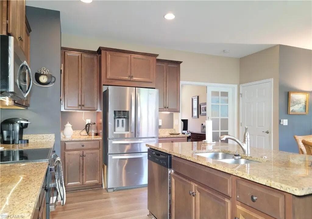 2190 Summersweet Dr, Alva, FL 33920-6