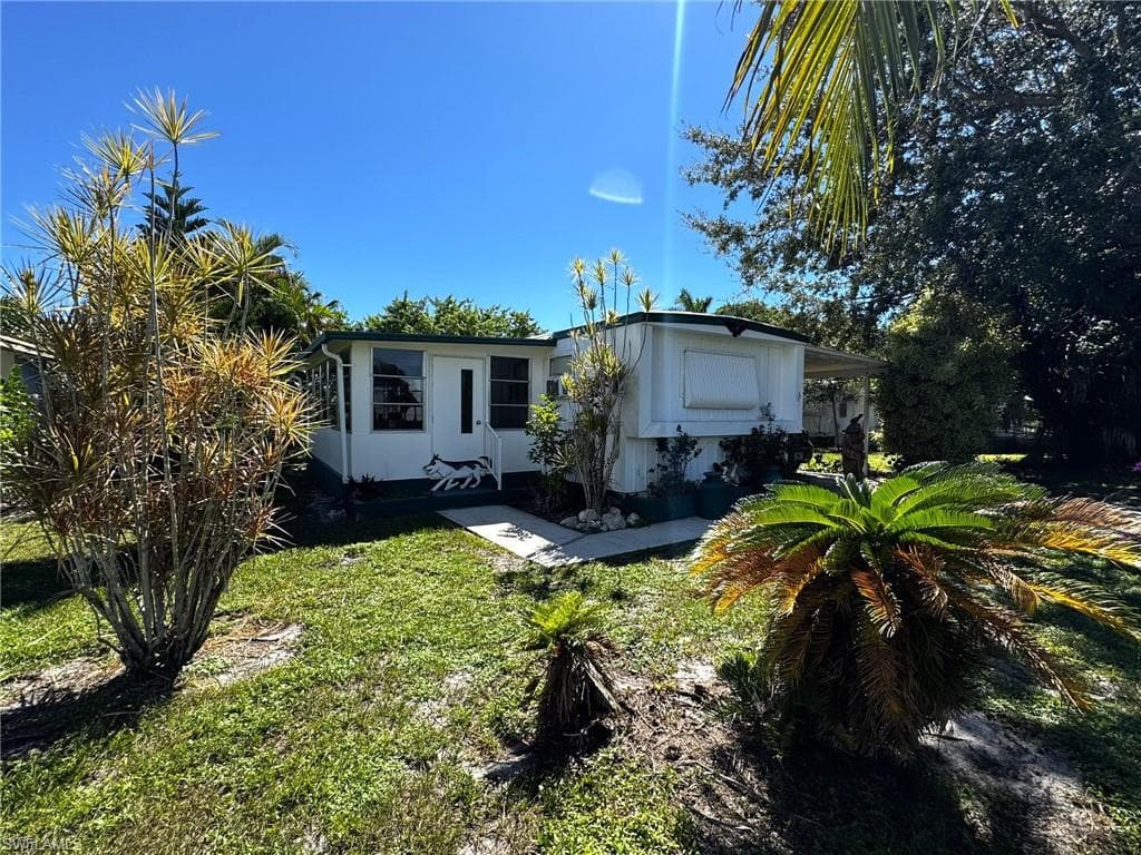 13 Saint Raphael Dr, Naples, FL 34112-1